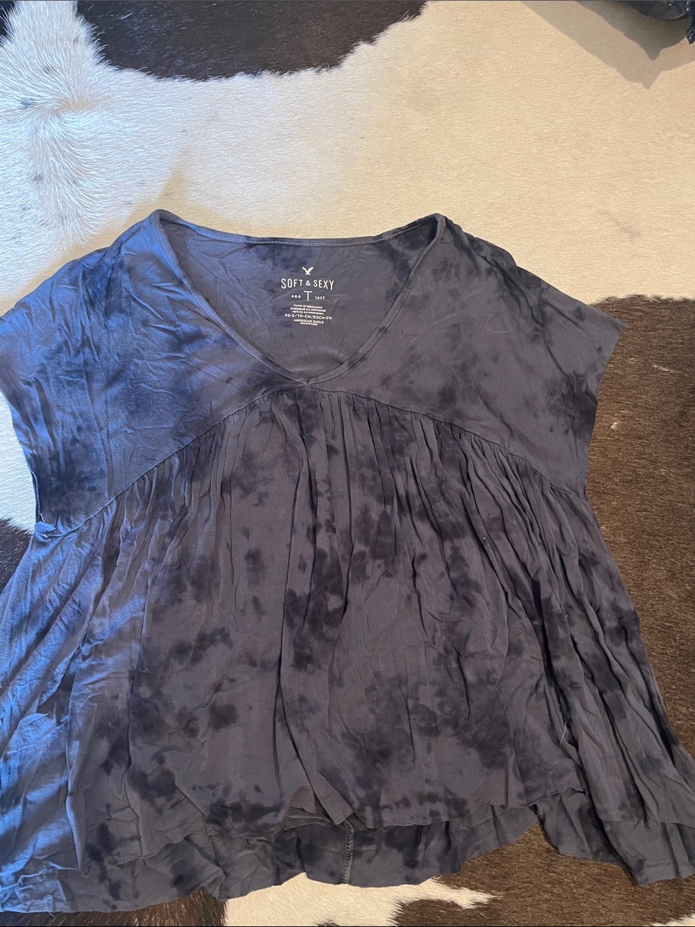 American Eagle Outfitters Navy Tie-Dye V-Neck Pleated Blouse
